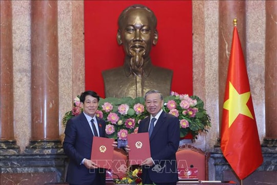 Tổng Bí thư Tô Lâm, Chủ tịch nước Lương Cường bàn giao công tác Chủ tịch nước