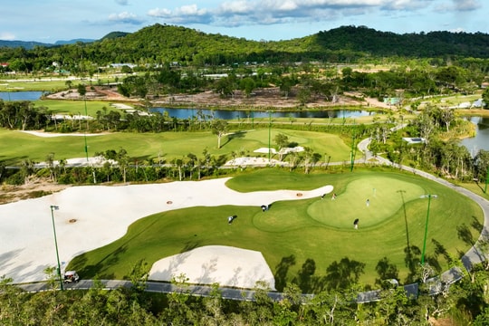 Mục sở thị sân golf Phú Quốc được đài truyền hình Hàn Quốc ca ngợi