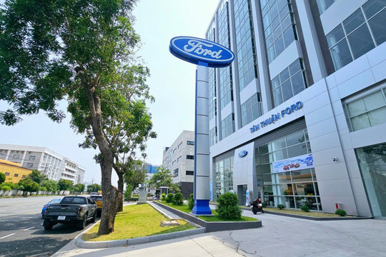City Auto đồng loạt khai trương 3 showroom Ford mới