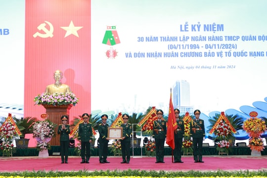 Ngân hàng TMCP Quân đội kỷ niệm 30 năm thành lập, đón nhận Huân chương Bảo vệ Tổ quốc hạng Nhất