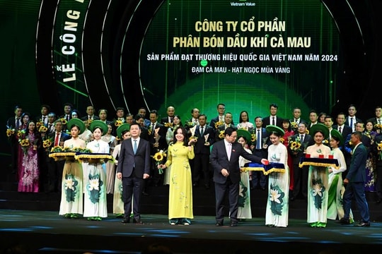 Phân bón Cà Mau nhận giải thưởng Thương hiệu Quốc gia lần thứ 6