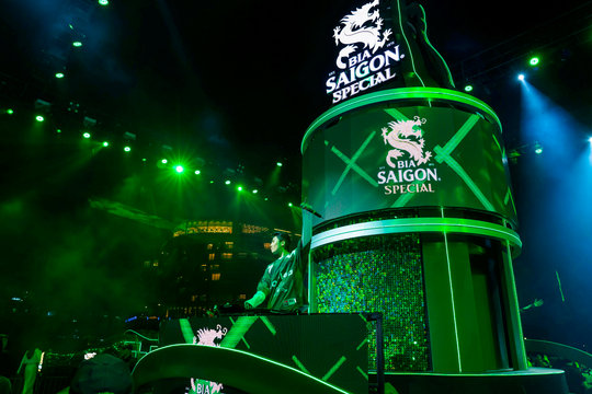 Hơn 1.000 người chúc mừng khoảnh khắc đầu tiên đặc biệt trong chương trình Special Night
