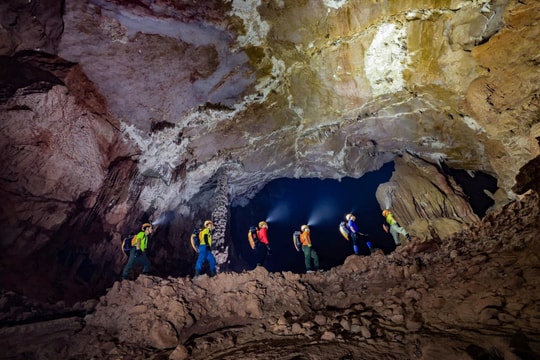 Phát triển du lịch mạo hiểm với việc đặt yếu tố an toàn làm nền tảng