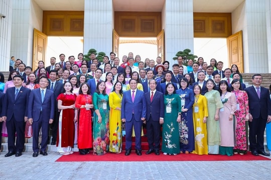 Thủ tướng Phạm Minh Chính gặp mặt đại diện các nhà giáo tiêu biểu năm 2024