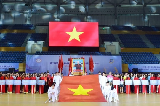 Ngành Ngân hàng tổ chức phát động phong trào thi đua đặc biệt tiến tới Đại hội đại biểu toàn quốc lần thứ XIV