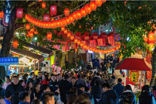 Trung Quốc mở rộng thanh toán bằng mã QR cho khách du lịch song hối thúc người dân hướng tới sử dụng đồng nội tệ kỹ thuật số