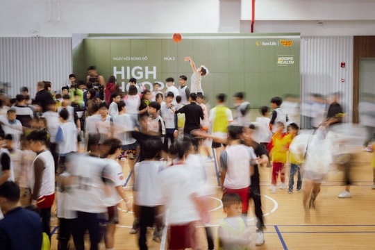 Sun Life tổ chức mùa hai - ngày hội bóng rổ High Hoops bật cao sức trẻ