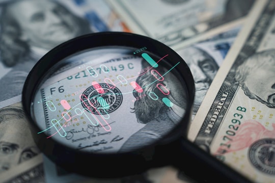 Quyết định của FED đẩy đồng USD tăng mạnh, dòng tiền vào thị trường hàng hoá phân hóa
