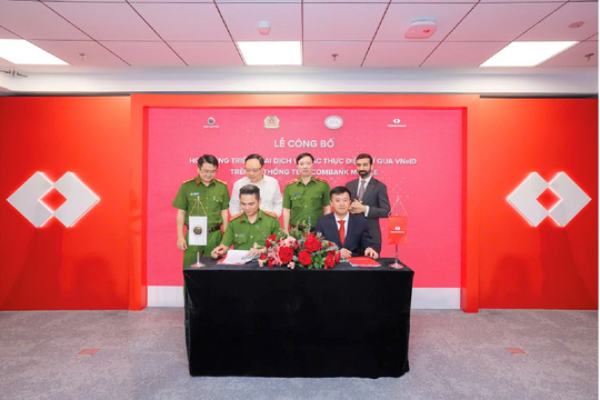 Techcombank triển khai dịch vụ xác thực khách hàng điện tử qua VNeID trên ứng dụng ngân hàng số
