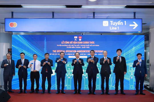 Tuyến Đường sắt đô thị số 1 TP. Hồ Chí Minh chính thức hoạt động khai thác thương mại