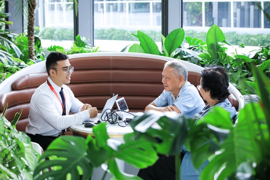 Techcombank hỗ trợ khách hàng gấp rút hoàn thiện cập nhật giấy tờ tuỳ thân và đăng ký sinh trắc học trước giờ “G”