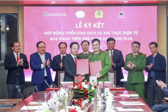 Ký kết triển khai dịch vụ xác thực điện tử qua VNeID trên ứng dụng Agribank Plus giữa Agribank và Trung tâm RAR - Bộ Công an