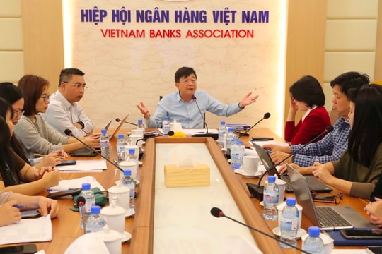 Họp bàn hoàn thiện dự thảo xây dựng Quy trình phối hợp hỗ trợ xử lý tài khoản/thẻ liên quan đến giao dịch nghi ngờ gian lận giả mạo, lừa đảo