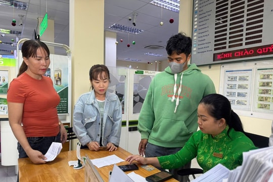 Ngành ngân hàng tỉnh Bình Dương tích cực hỗ trợ khách hàng thực hiện xác thực sinh trắc học