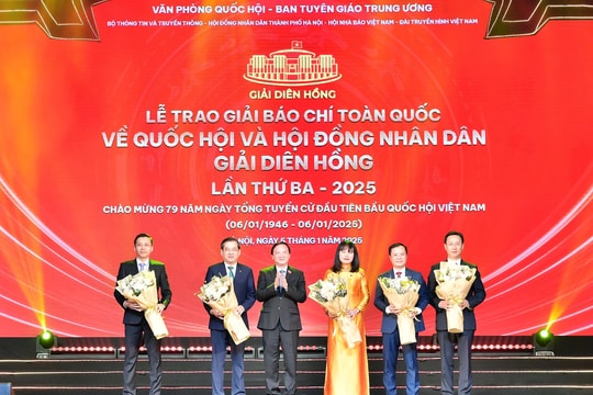 Vietcombank vinh dự 3 lần đồng hành cùng Lễ trao Giải báo chí toàn quốc về Quốc hội và Hội đồng Nhân dân