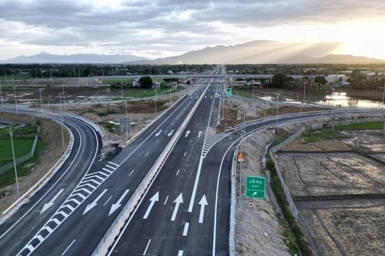 7 Đoàn Kiểm tra báo cáo tiến độ hoàn thành 3.000 km đường bộ cao tốc năm 2025 trước ngày 15/3