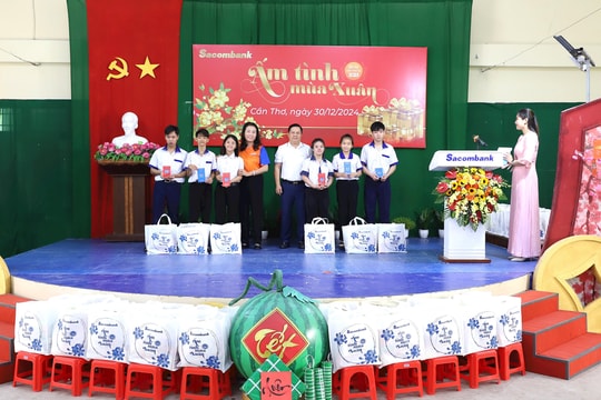 Sacombank mang “ấm tình mùa xuân” đến với các hoàn cảnh khó khăn dịp Xuân Ất Tỵ 2025
