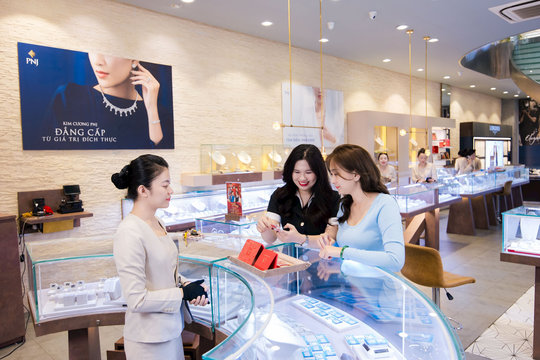Doanh thu quý IV giảm, PNJ vẫn lãi kỷ lục hơn 2.100 tỷ đồng năm 2024