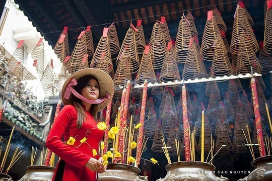 Nét đẹp văn hóa đi lễ chùa đầu năm của người Việt