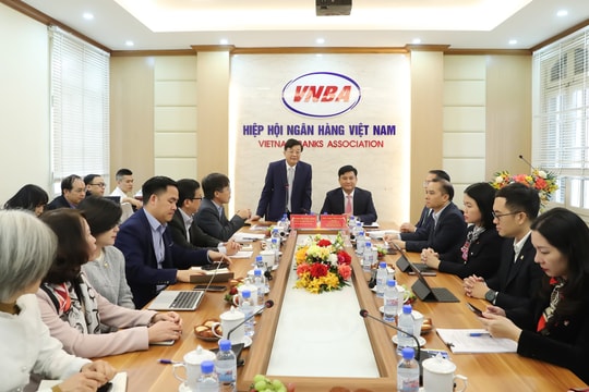 Thường trực Hội đồng Hiệp hội Ngân hàng Việt Nam họp triển khai nhiệm vụ năm 2025