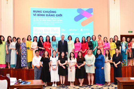 Hưởng ứng chiến dịch "Rung chuông vì Bình đẳng giới"