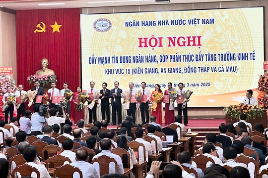 Ra mắt Ngân hàng Nhà nước Khu vực 15 và Hội nghị đẩy mạnh tín dụng ngân hàng tại tỉnh Kiên Giang
