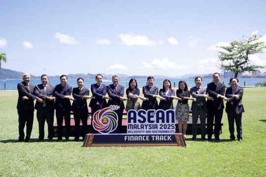 Phó Thống Phạm Thanh Hà đồng chủ trì Hội nghị Ủy ban cấp cao về Hội nhập tài chính ASEAN tại Malaysia