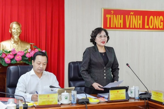 Thống đốc Nguyễn Thị Hồng cùng Đoàn công tác của Chính phủ làm việc tại Vĩnh Long