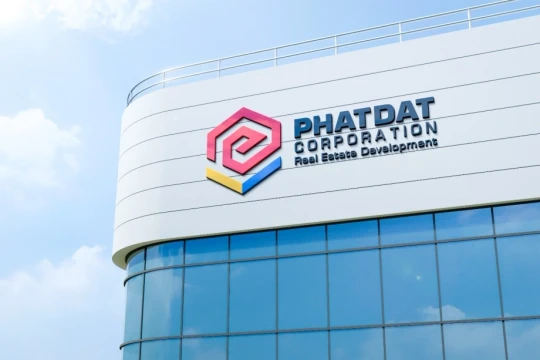 Xử phạt 2 cá nhân sử dụng 164 tài khoản để thao túng cổ phiếu bất động sản Phát Đạt (PDR)