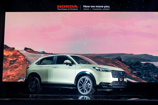 Honda ra mắt HR-V bản hybrid, công bố giá bán mẫu xe máy điện đầu tiên của hãng tại Việt Nam