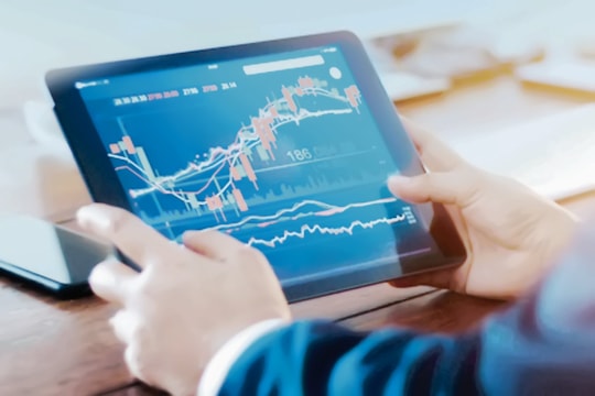 Tác động của công bố thông tin tới rủi ro hệ thống của các công ty niêm yết trên thị trường chứng khoán Việt Nam