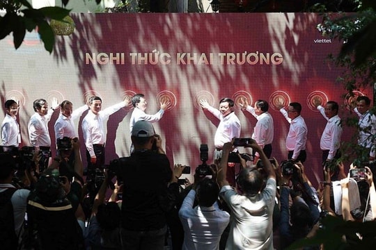 Khánh thành Trung tâm Báo chí phục vụ đại lễ 50 năm thống nhất đất nước