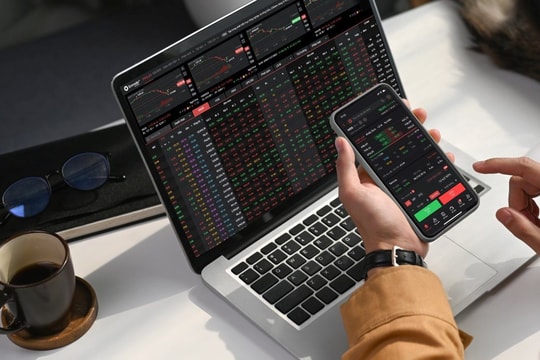 Công ty chứng khoán Top 2 thị phần phái sinh chơi lớn "trả hộ" phí ký quỹ cho khách hàng