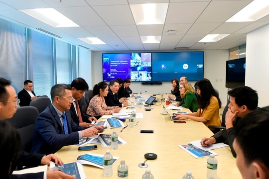 Hợp tác phát triển AI và bán dẫn nhằm thúc đẩy cân bằng thương mại giữa Việt Nam và Mỹ