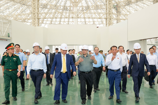 Đẩy nhanh tiến độ để tổ chức khánh thành Trung tâm Hội chợ Triển lãm Quốc gia vào ngày 19/8/2025