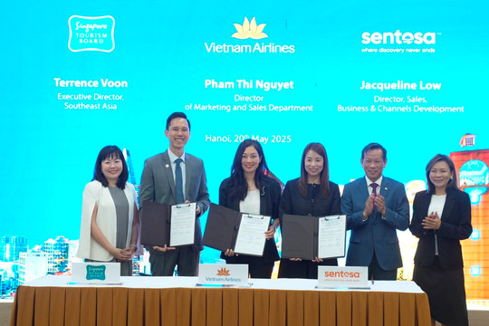 Tổng cục Du lịch Singapore, Vietnam Airlines và Tập đoàn Sentosa Development Corporation ký biên bản ghi nhớ hợp tác