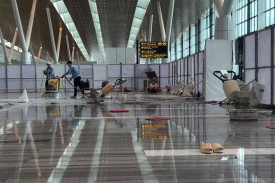 Nhà ga T3 Tân Sơn Nhất bị dột, Bộ Xây dựng ra công điện khẩn