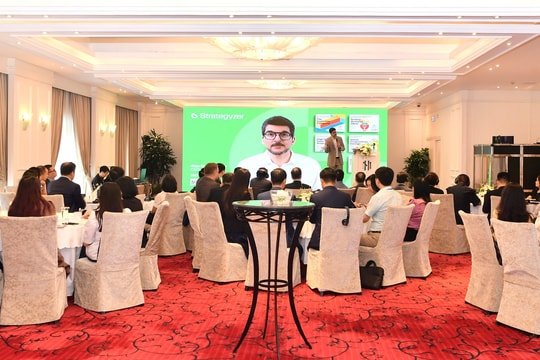 Tư duy đột phá “Đổi mới để phát triển, Sáng tạo để dẫn đầu” từ “cha đẻ” Business Model Canvas tại hội thảo Vietcombank