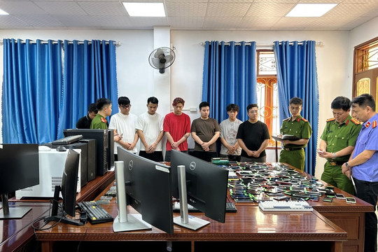 Bắt nhóm đối tượng mua bán trái phép thông tin 3.000 tài khoản ngân hàng