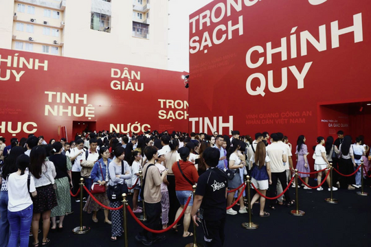 Hoạt động triển lãm chuỗi sự kiện "Vinh quang Công an Nhân dân Việt Nam": Truyền thông ấn tượng và ý nghĩa đối với công tác phòng, chống tội phạm công nghệ cao của ngành Ngân hàng