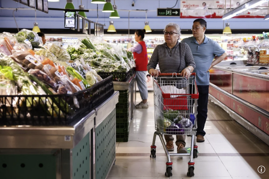 Giá tiêu dùng tháng 5 của Trung Quốc giảm tháng thứ tư liên tiếp trong bối cảnh cầu yếu, căng thẳng thương mại