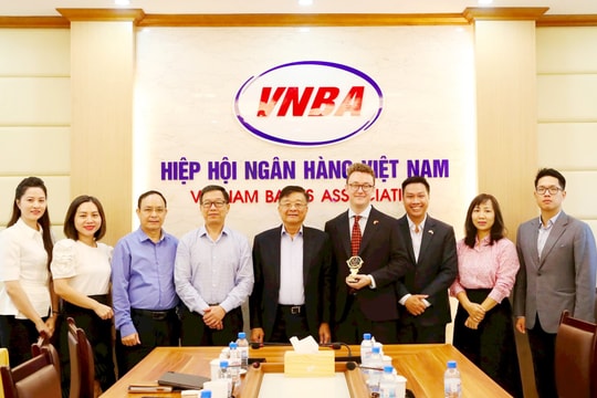 Hiệp hội Ngân hàng Việt Nam làm việc với Tổng Lãnh sự quán Vương quốc Anh