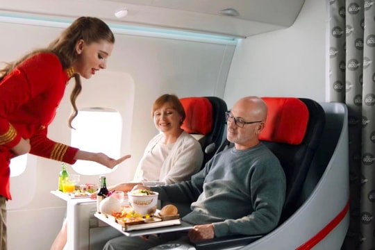 Quà tặng đẳng cấp cho người thân, bạn bè - Bay hạng thương gia Vietjet, giảm ngay 20%