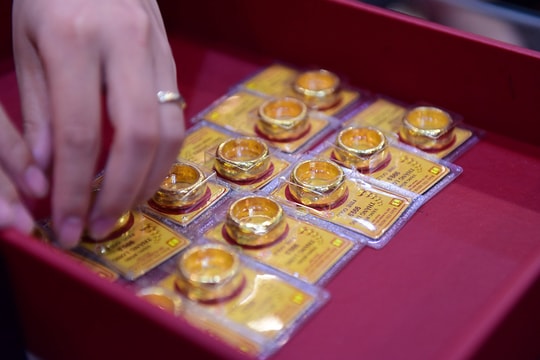 Ngày 28/10: Giá vàng đồng loạt giảm mạnh