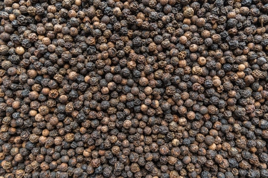 Giá tiêu hôm nay 17/7: Giá tiêu bắt đầu "thở dốc", cố giữ đỉnh 140.000 đồng/kg