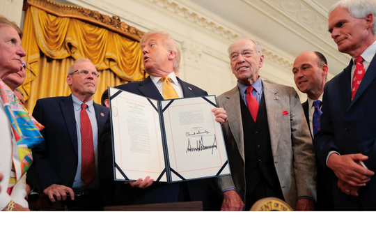 Tổng thống Donald J. Trump ký ban hành Đạo luật GENIUS, đưa Mỹ trở thành quốc gia dẫn đầu trong lĩnh vực tài sản số