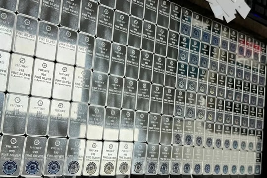 Giá bạc đi ngang trên mốc 40 triệu đồng/kg
