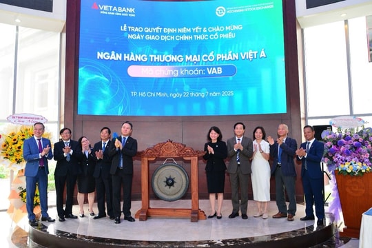 Cổ phiếu Ngân hàng Việt Á chính thức niêm yết trên HOSE