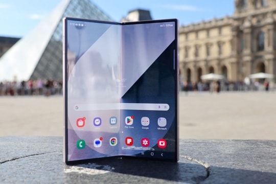 Galaxy Z Fold 7 cháy hàng tại Ấn Độ