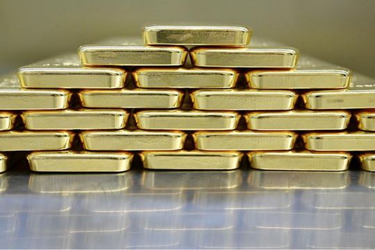 Giá vàng tương lai tăng vọt khi thị trường kim loại quý chao đảo sau thông tin vàng miếng Thuỵ Sĩ nhập khẩu vào Mỹ sẽ bị áp thuế quan